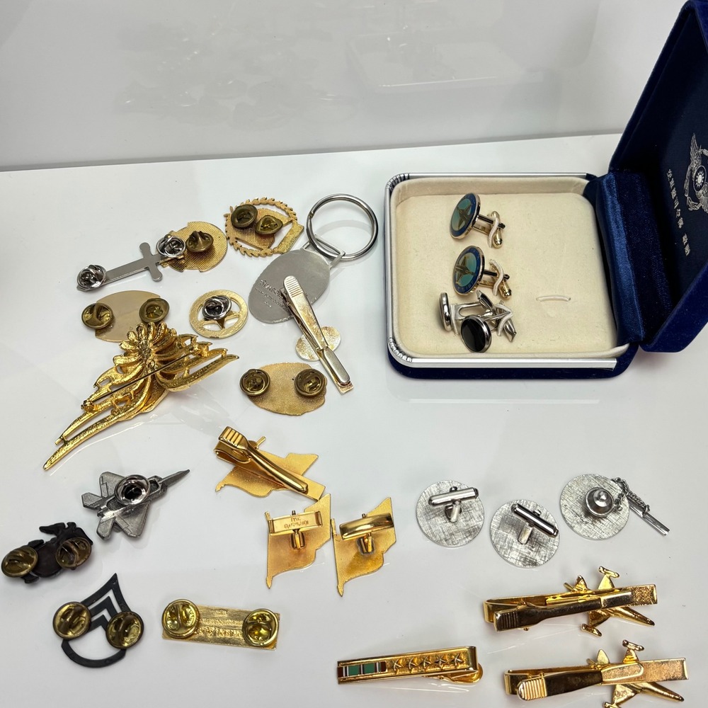 Vintage Military Lot Gold Tone Silver Tone Cap Military Police Pins Cufflink - Picture 9 of 9